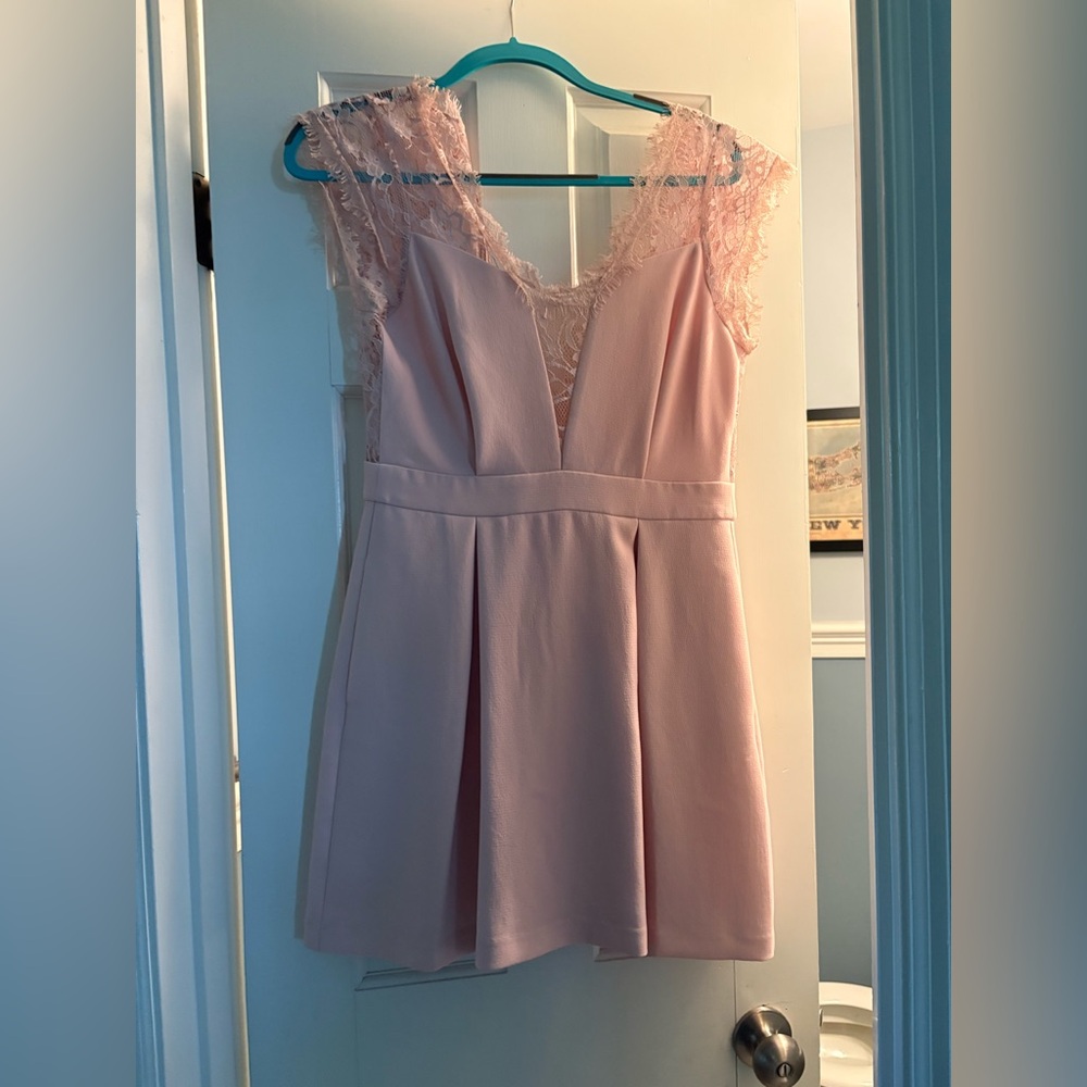 BCBG Lace-Trim Pink V-Neck Dress - size 4